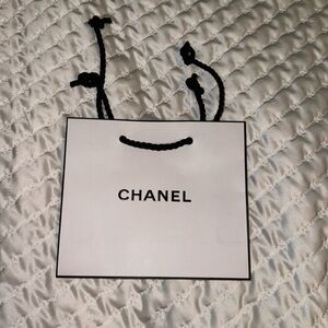 NEW Chanel Gift Bag Small